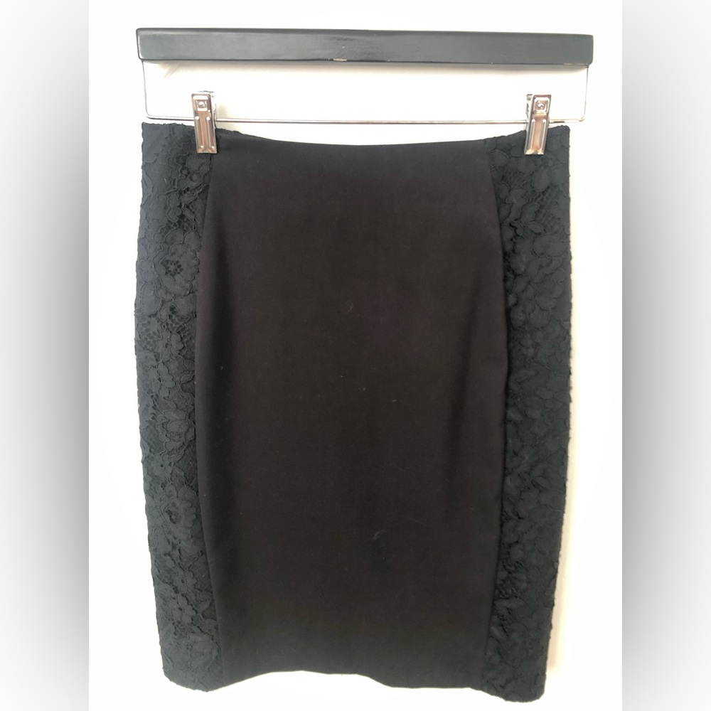 Lace detail pencil skirt